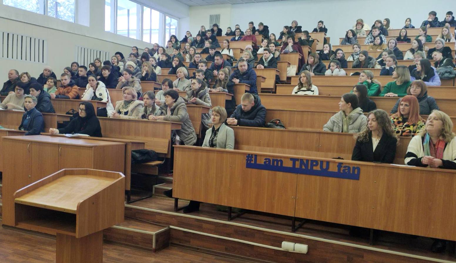 Школярі та наставники - учасники обласного етапу Всеукраїнської учнівської олімпіади з біології